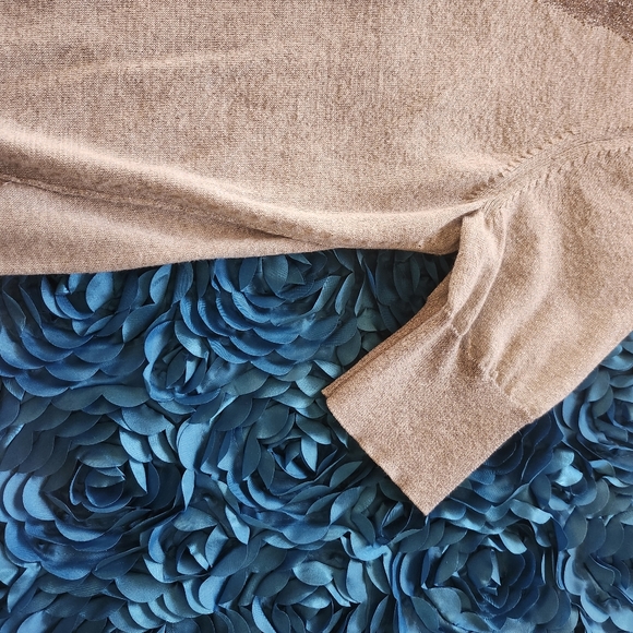 Simply Vera Vera Wang Knit Metallic Short Sleeve Top - Picture 3 of 9